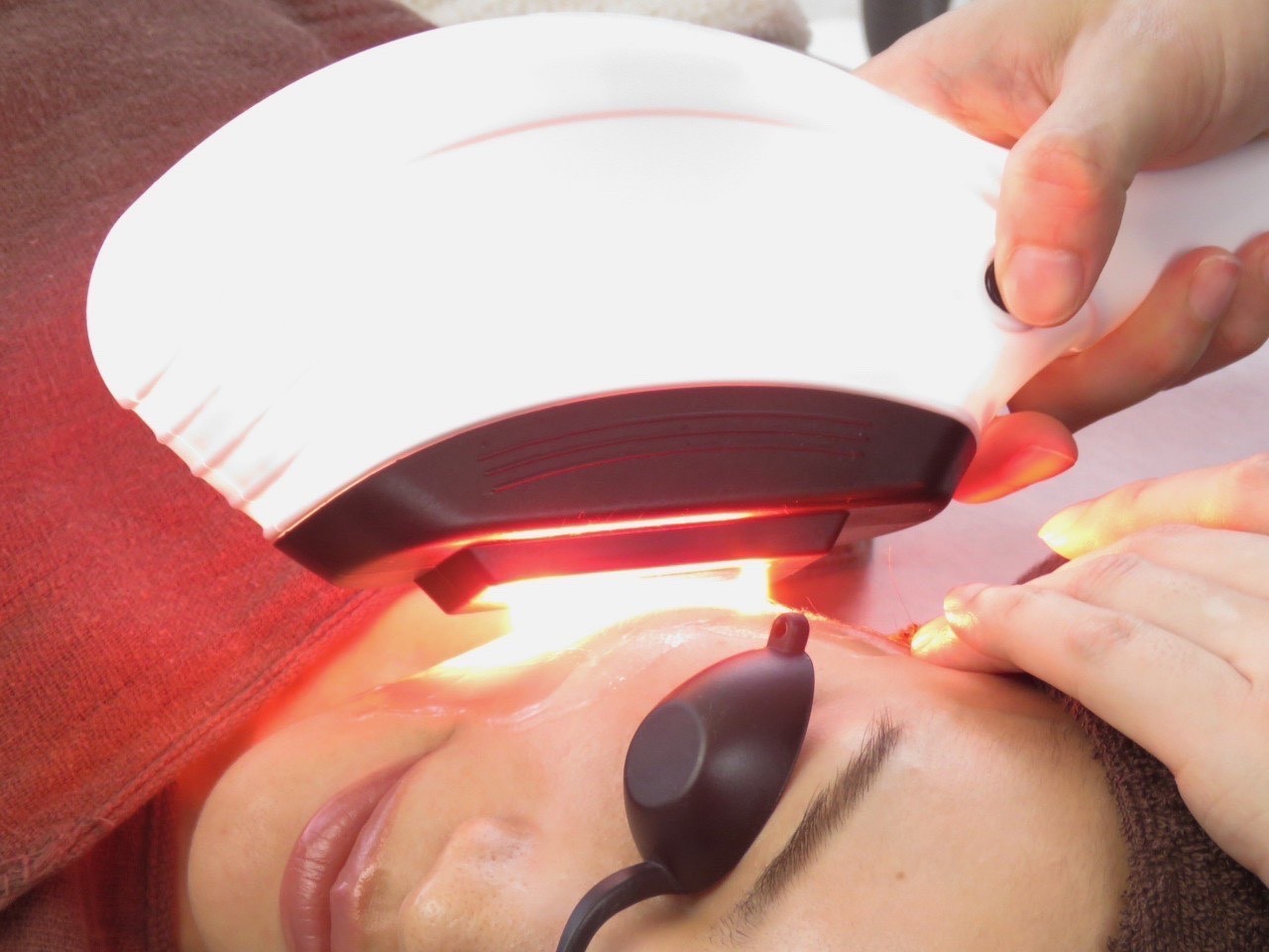 クラウンの装飾と店内イメージ